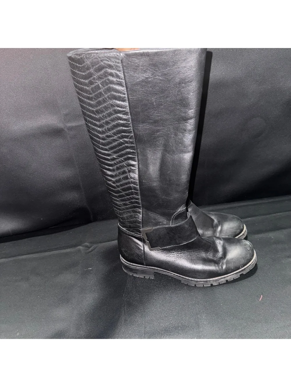 Aldo these knee